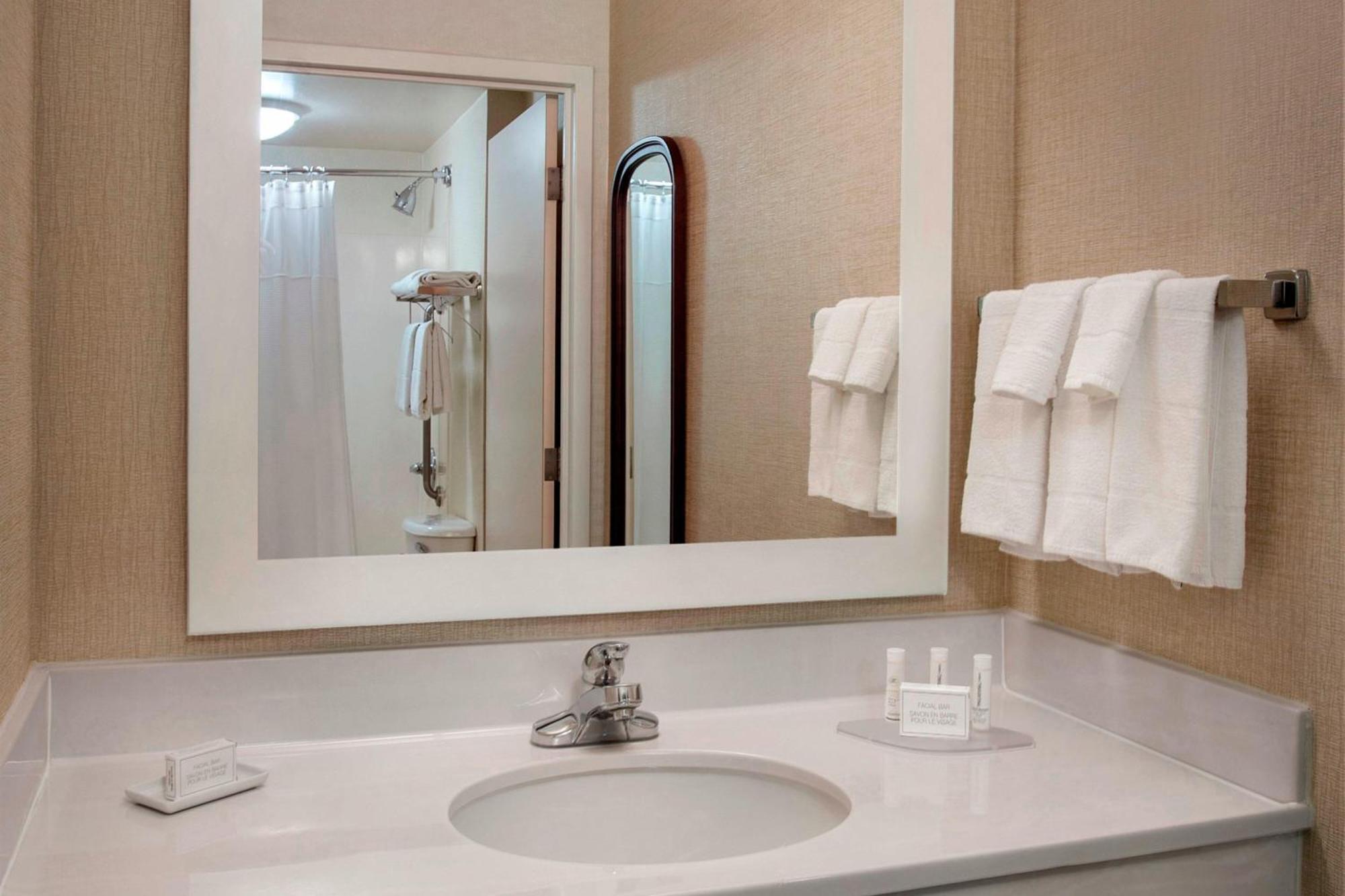 Springhill Suites By Marriott Philadelphia Willow Grove Bagian luar foto